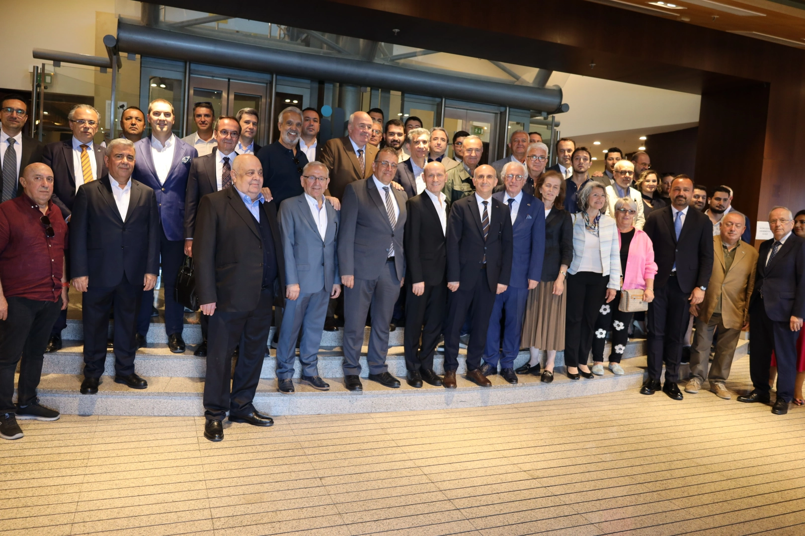 İhracatın yıldızları ödüllendirildi haberinin görseli