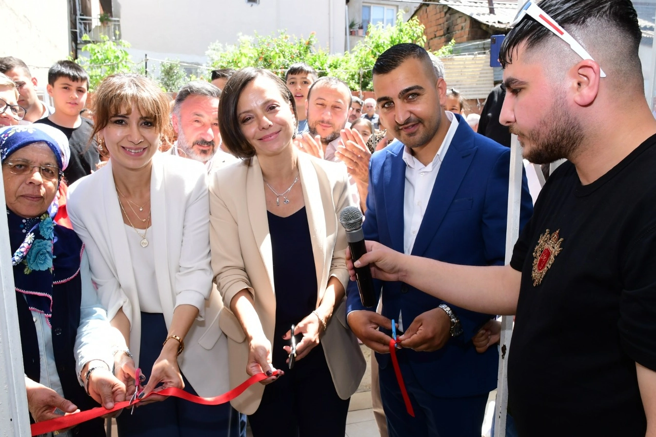 Karabağlar’ın geleceği gençlerle şekillenecek haberinin görseli