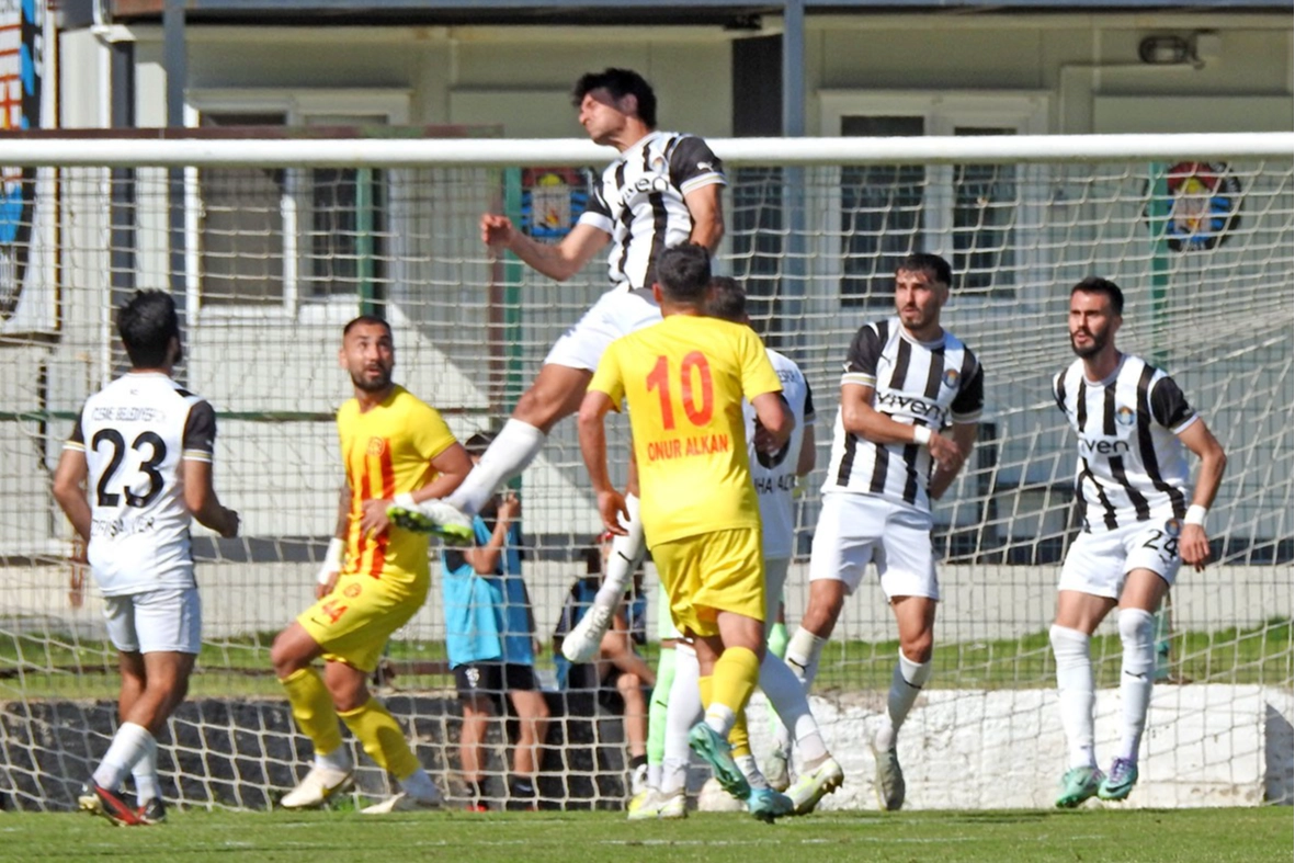 Zorlu maçta kazanan Çeşme Belediyespor oldu