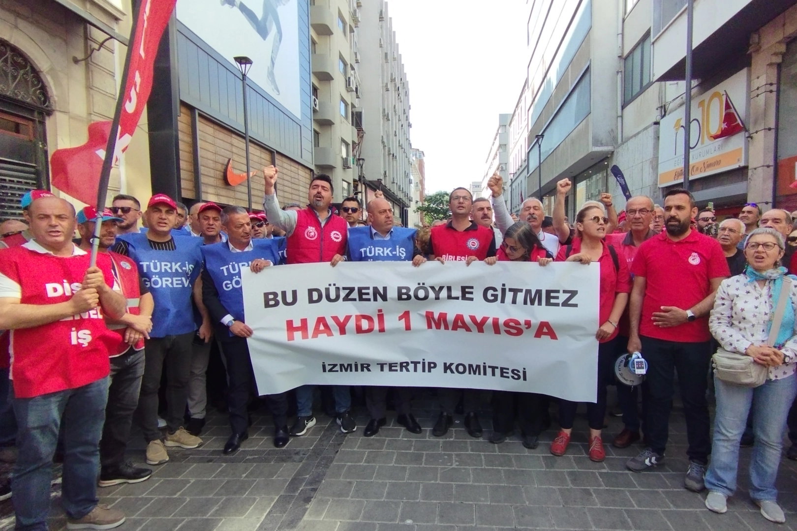 1 Mayıs’a çağrı: İzmir’in emekçileri tek yumruk! haberinin görseli