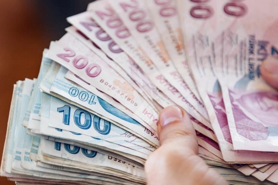 Emekliye 50.000 TL’ye kadar nakit yolu göründü! Gece yarısı cüzdan dolduran karar! haberinin görseli