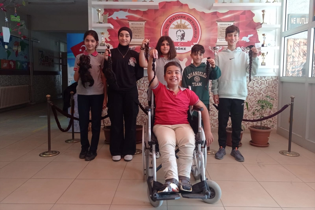 Aydın'da lösemili çocuklar için saçlarını kestiler haberinin görseli