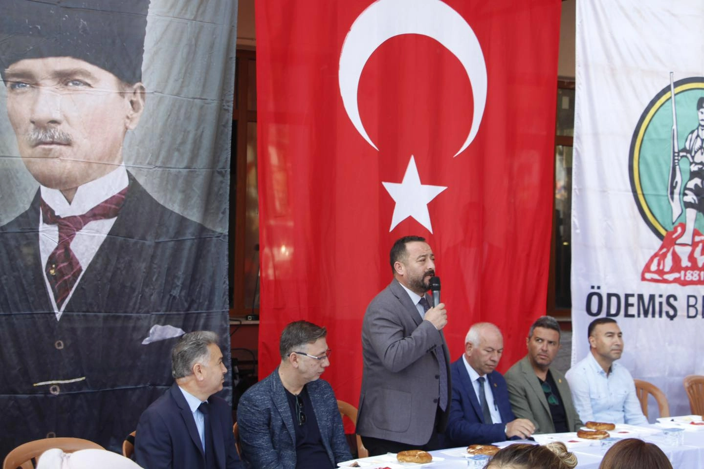 Belediye emekçilerine bayram hediyesi haberinin görseli