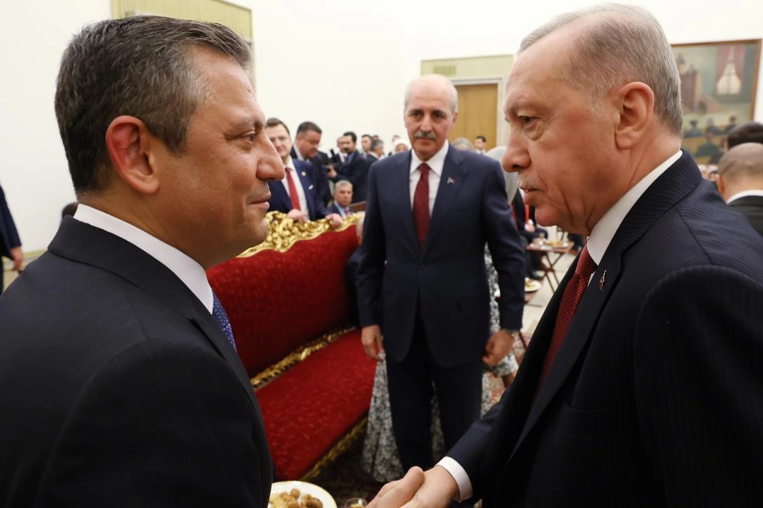 Cumhurbaşkanı Erdoğan'ın Özgür Özel ile görüşeceği yer belli oldu haberinin görseli