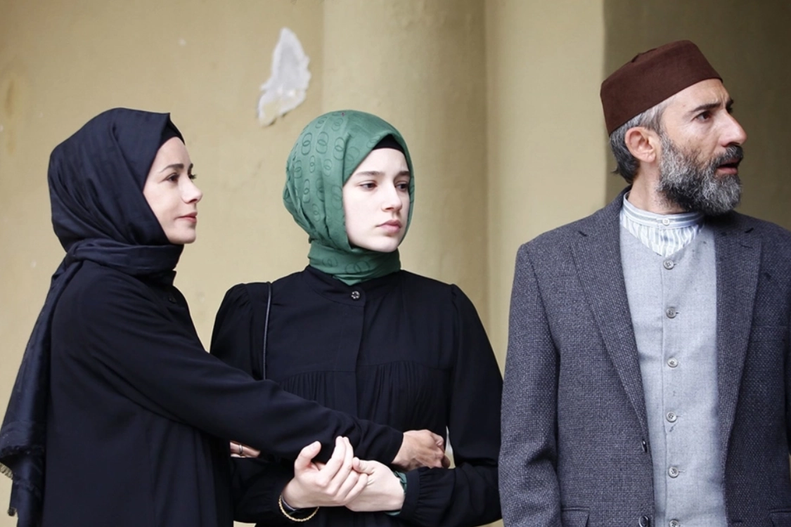 Her bölümü reyting rekorları kırıyor: Kızıl Goncalar 17. bölüm fragmanı yayınlandı! haberinin görseli
