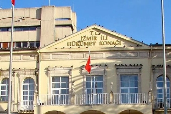 Tasarruf öncesi İzmir Valiliği’nden ‘ek bina’ hamlesi