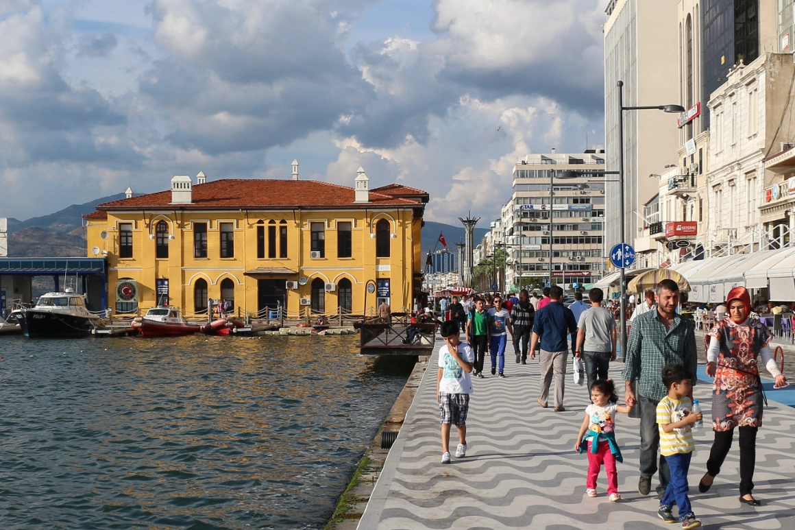 Alsancak ve Pasaport İskeleleri geçici olarak kapatıldı haberinin görseli
