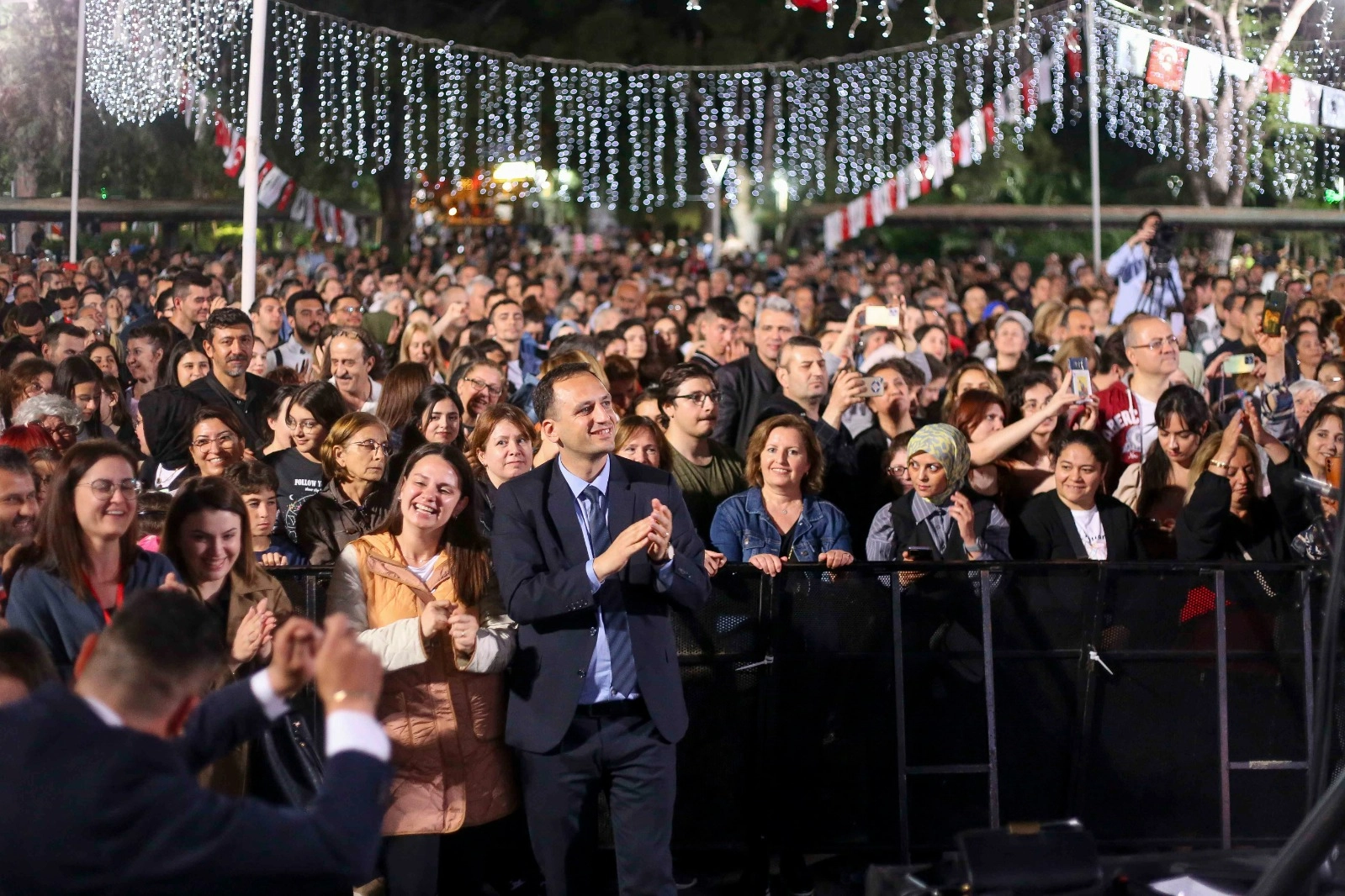 Başkan Eşki: Yüreğimiz Taksim Meydanı’nda atacak haberinin görseli