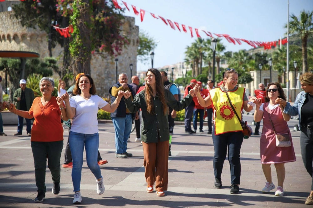  Çeşme’de 1 Mayıs coşkusu yaşandı