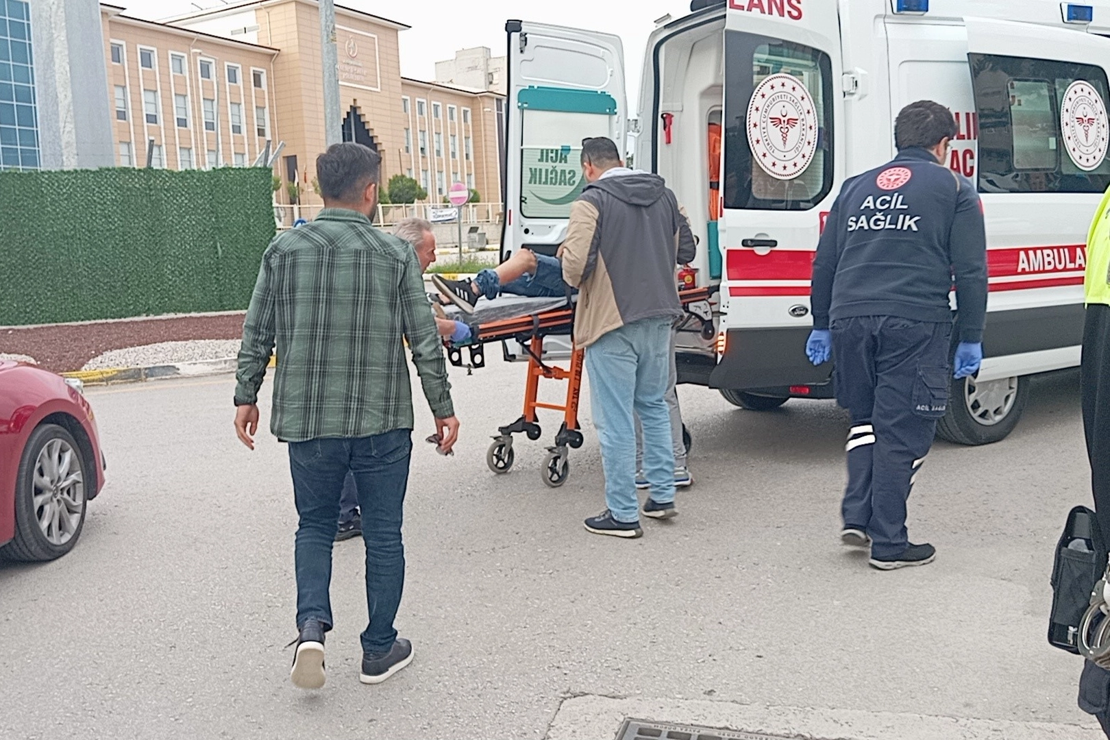 Çorum'da kız arkadaşı ile tartışan gruba ateş açtı: 1 çocuk yaralandı