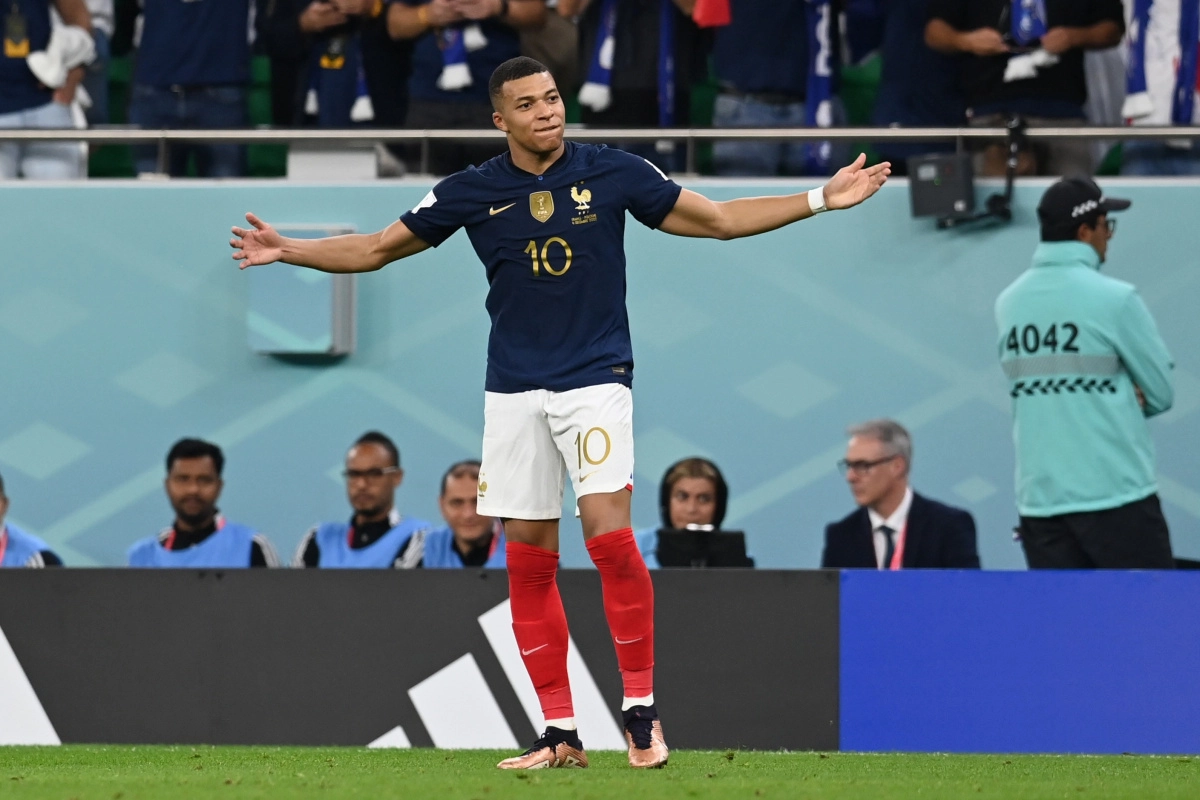 Dünyanın en hızlı futbolcusu: Kylian Mbappe kimdir? Kylian Mbappe ne kadar maaş alıyor? haberinin görseli
