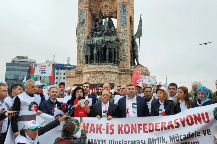 HAK-İŞ Taksim'de... Kazancı Yokuşu’nda 1 Mayıs anma programı haberinin görseli
