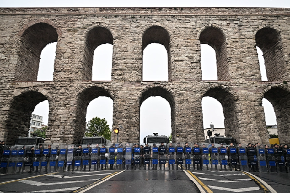 İstanbul'da 1 Mayıs'a yönelik güvenlik önlemleri uygulanmaya başlandı haberinin görseli