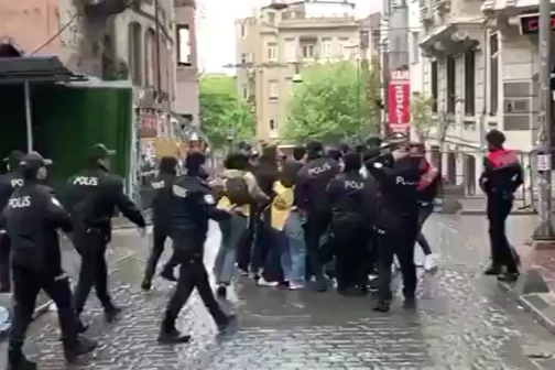 Taksim'e çıkmaya çalışanlara gözaltı! haberinin görseli