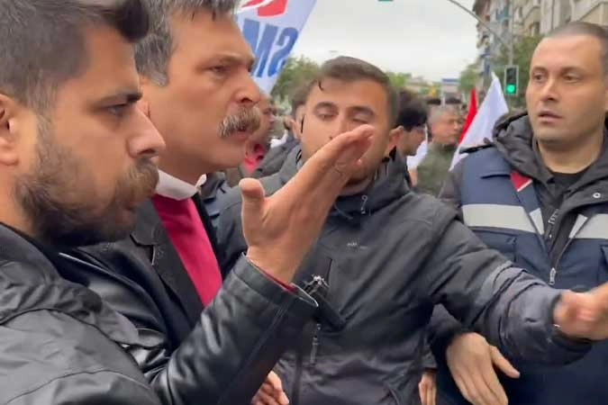 TİP'e polis müdahalesi! haberinin görseli