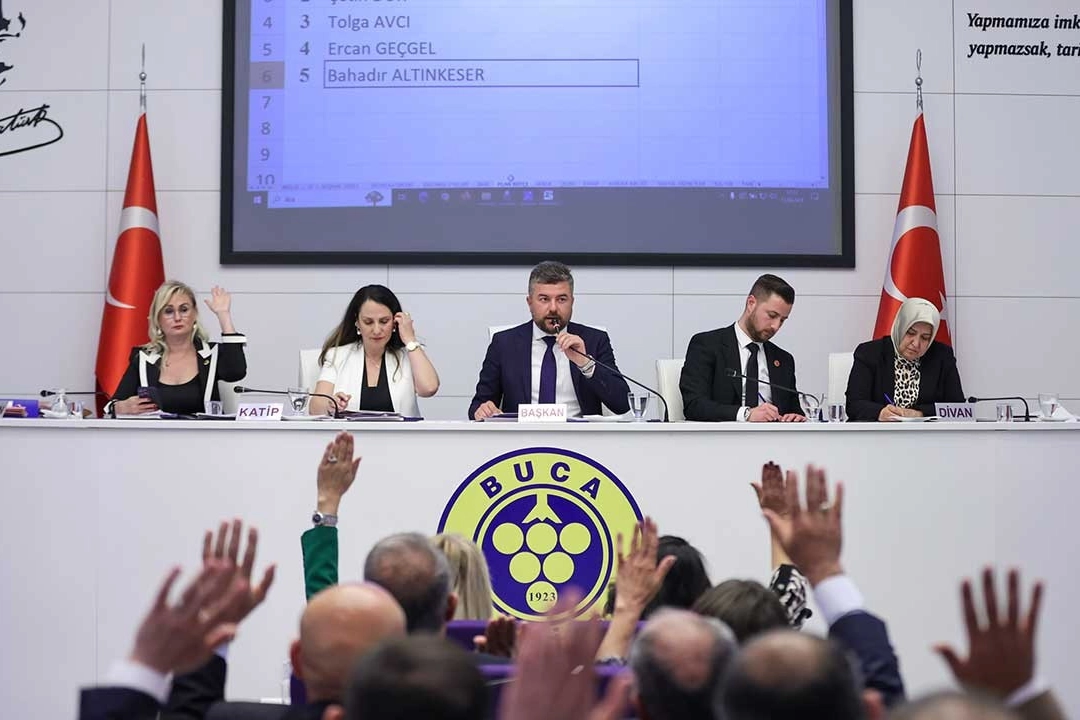 AK Parti’den Duman’a ‘Buca’yı Bucalılar yönetsin!’ eleştirisi