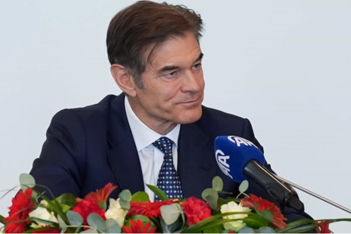 Dünyaca ünlü kalp cerrahı Mehmet Öz'den gençlere önemli tavsiye: Bel çevrenizi inceltin! haberinin görseli