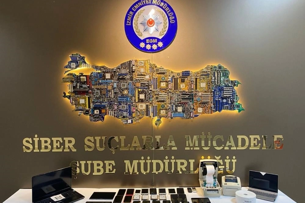 İzmir haber: İnternet sitesi dolandırıcılığında 7 tutuklama haberinin görseli