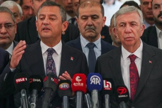 Özel'den Yavaş'a anlamlı ziyaret haberinin görseli
