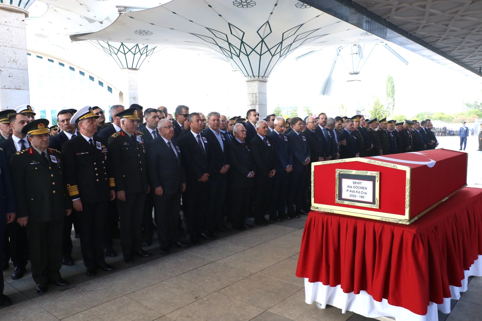 Pençe-Kilit Operasyonu bölgesinde Şehit Düşen Astsubay Ata Göçmen Son Yolculuğuna Uğurlandı haberinin görseli