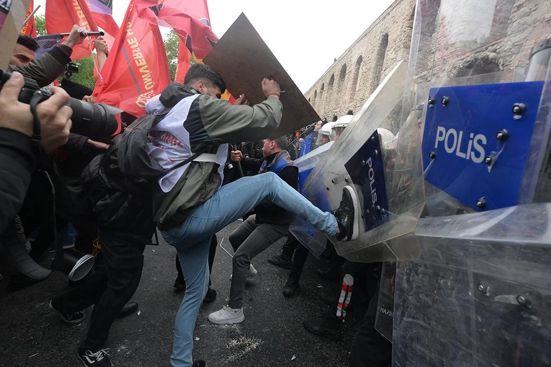 1 Mayıs’ta polise mukavemet göstermişlerdi… Olayla ilgili yeni gelişme yaşandı haberinin görseli