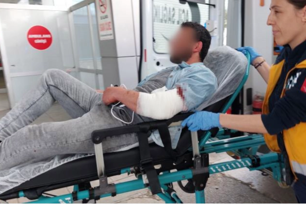 Samsun'da eşiyle tartışan şahıs kendini bıçakladı haberinin görseli