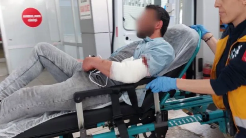 Samsun'da eşiyle tartışan şahıs kendini bıçakladı haberinin görseli