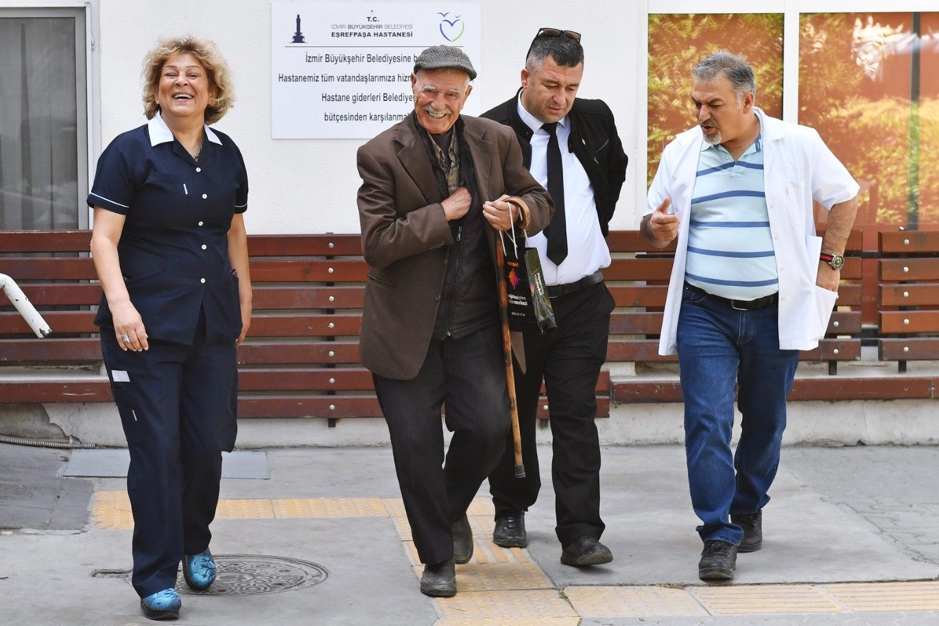Başkan Tugay, Cemil Amca'ya verdiği sözü tuttu haberinin görseli