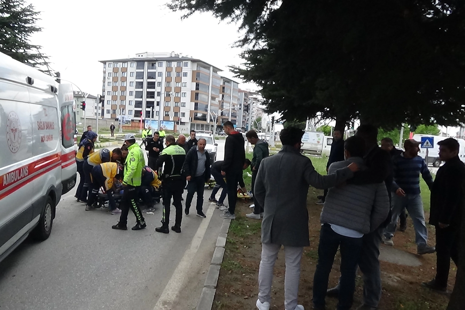 Ehliyetsiz sürücü az kalsın anne ile oğlunun hayatına mal oluyordu haberinin görseli
