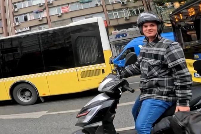Fatih'te bir anne oğlunun kullandığı motosiklete çarptı haberinin görseli