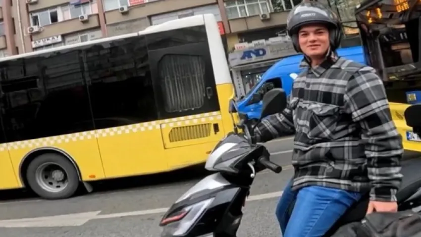 Fatih'te bir anne oğlunun kullandığı motosiklete çarptı haberinin görseli