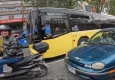 Motosikletine çarpan araçtaki sürücü annesi çıktı: İstanbul trafiğinde gülümseten anlar