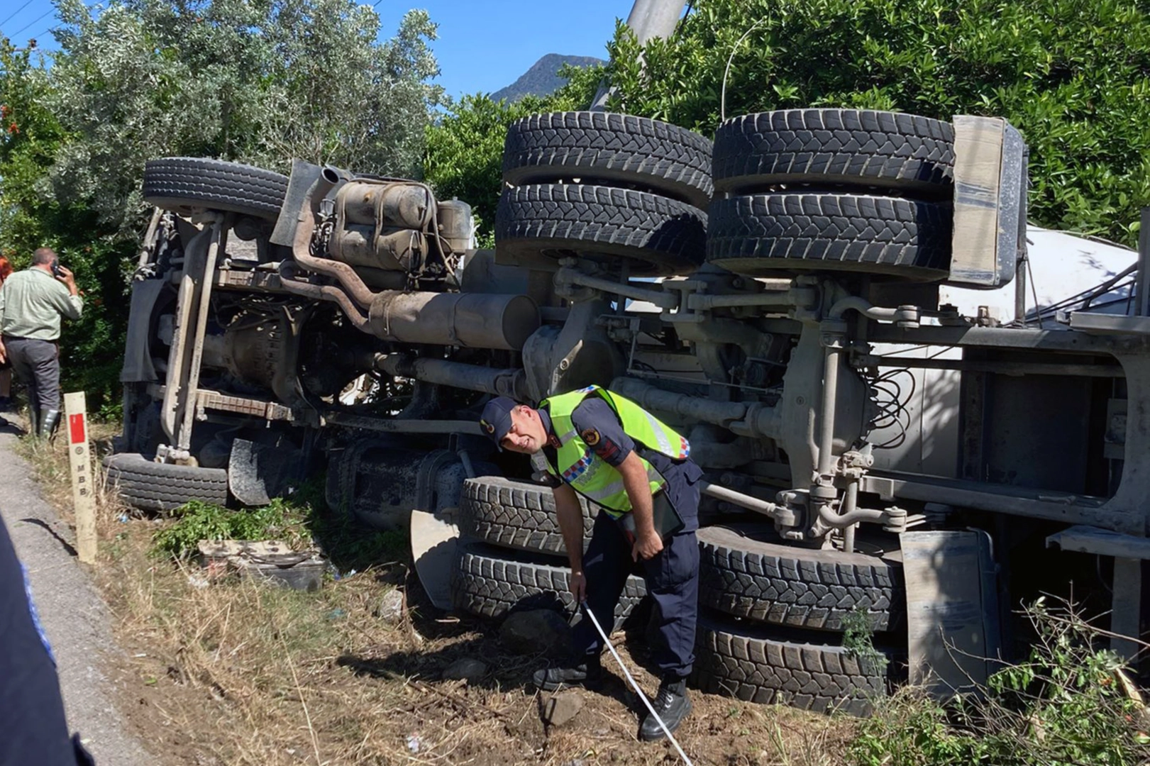 Muğla'da feci kaza: Beton mikserine sıkıştı!