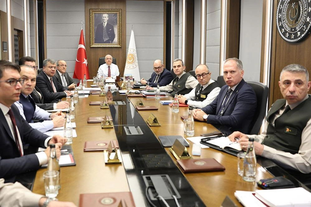 Bakan Güler,  komutanlara terörle mücadelede talimatlar verdi haberinin görseli