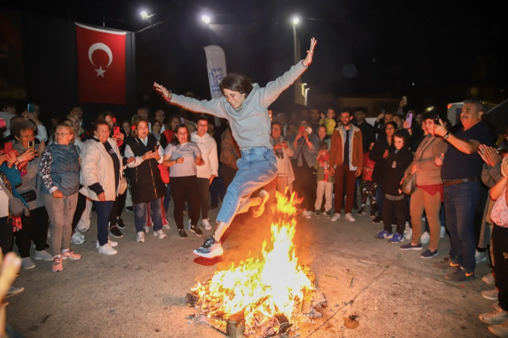 Hıdırellez Şenliği Çeşme ve Alaçatı’da büyük bir coşkuyla kutlandı