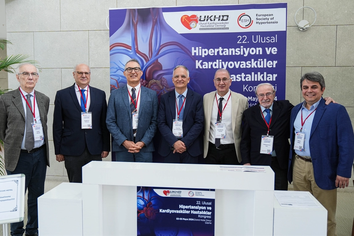 İzmir'de 22. Hipertansiyon ve Kardiyovasküler Hastalıklar Kongresi yapıldı haberinin görseli