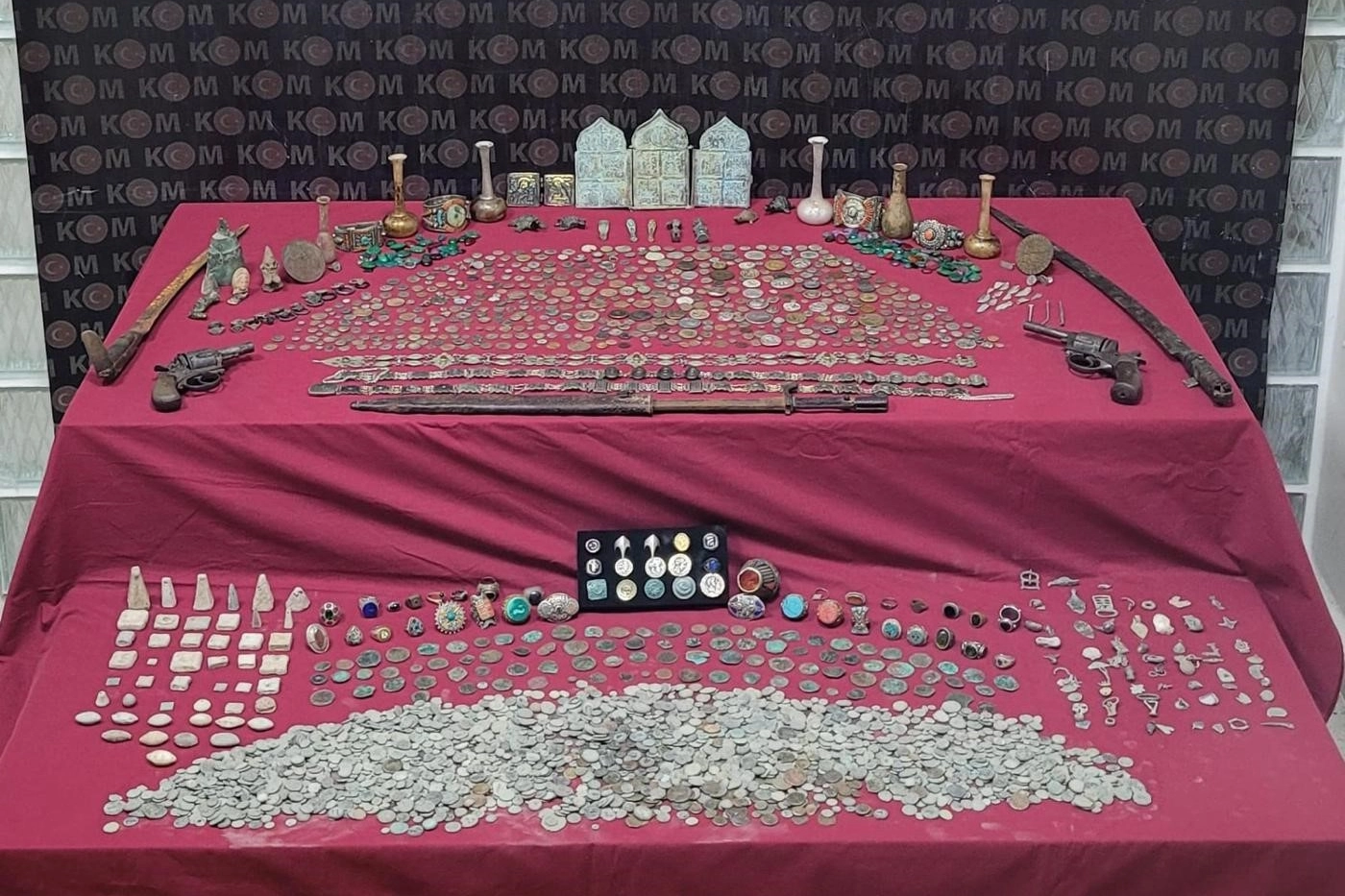 İzmir haber: 9 milyon 500 TL değerinde tarihi eser ele geçirildi haberinin görseli