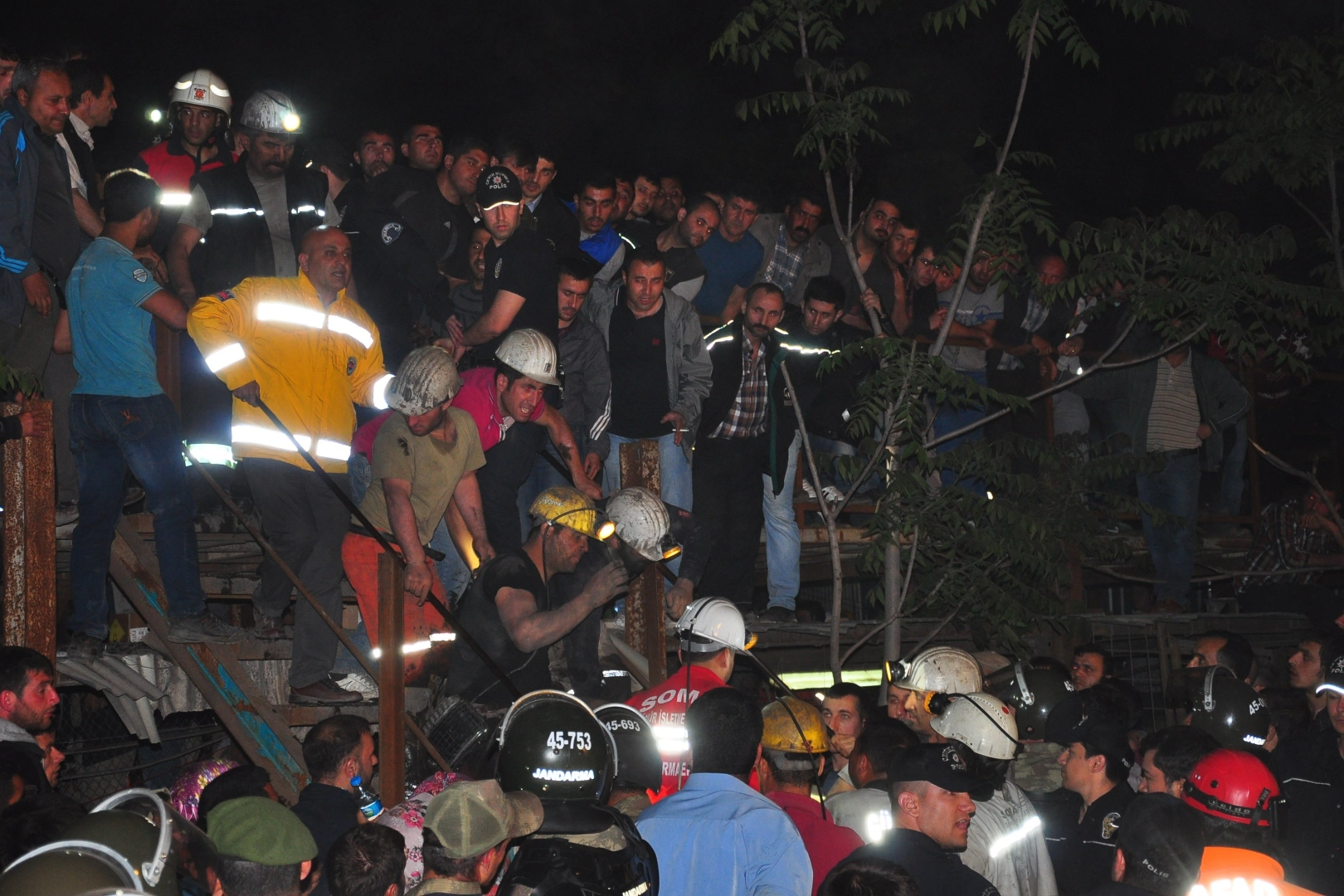 Soma'daki maden faciası: 28 kamu görevlisinin yargılanması başlıyor!