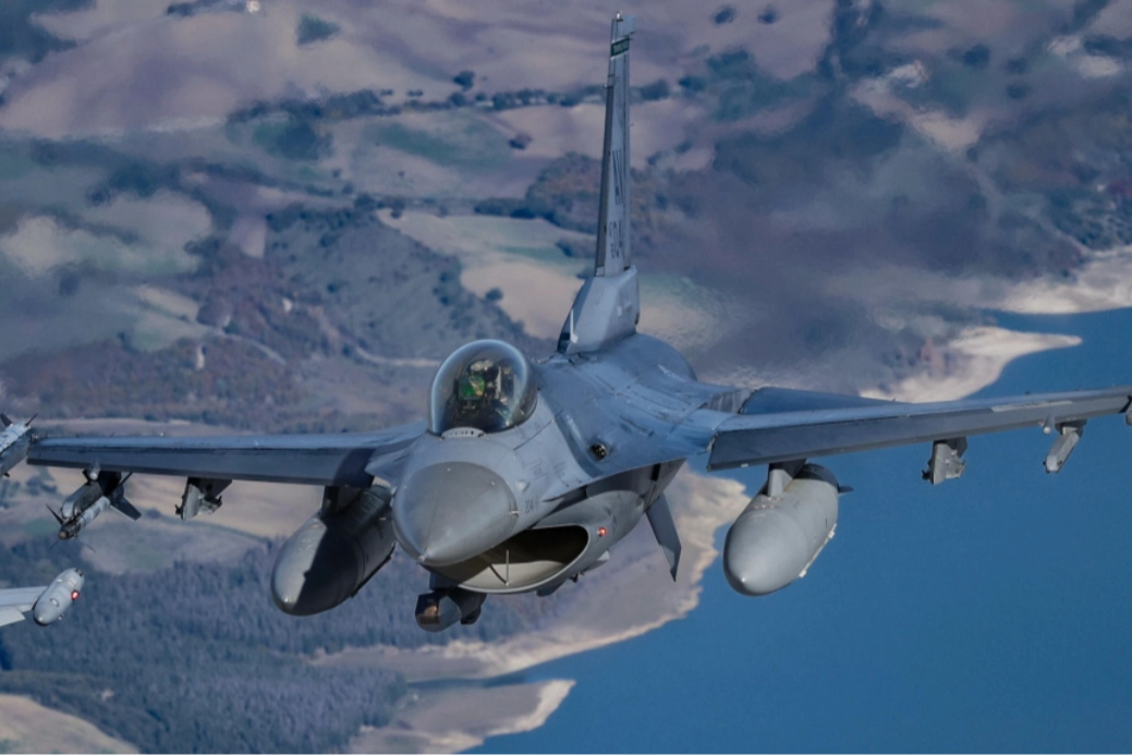 Eğitim uçuşunda sırasında düştü! F-16 eğitimi askıya alındı