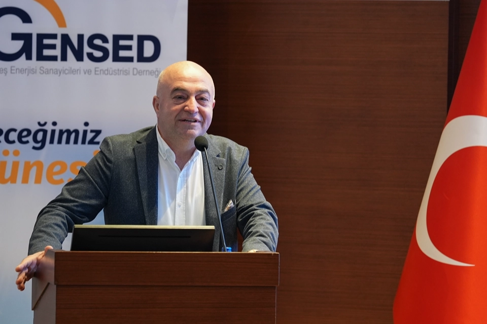 Güneş enerjisi sektörü temsilcileri İzmir'de bir araya geldi haberinin görseli