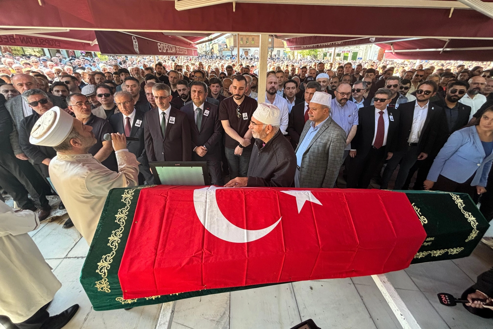 Öğrencisi tarafından öldürülen okul müdürü son yolculuğuna uğurlandı