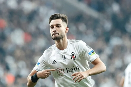 Beşiktaş’ın başarılı oyuncusu Tayyip Talha Sanuç kimdir? Tayyip Talha Sanuç ne kadar maaş alıyor? haberinin görseli