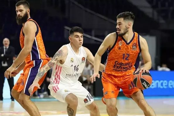 Merakla beklenen Valencia-Real Madrid maçı ne zaman ve saat kaçta oynanacak? haberinin görseli
