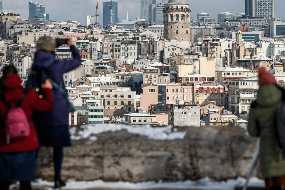 İstanbul'a akın akın turist geliyor! haberinin görseli