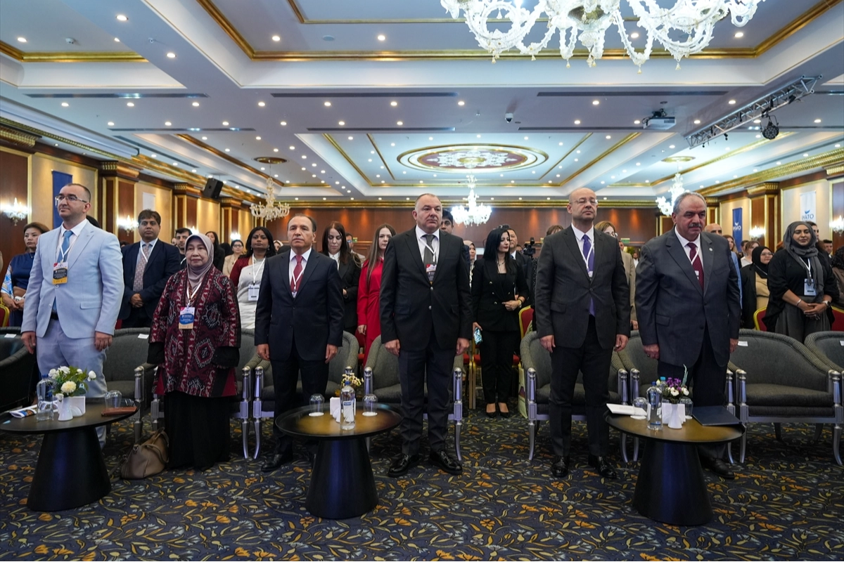 İzmir'de 3. Uluslararası Helal Turizm Kongresi başladı haberinin görseli