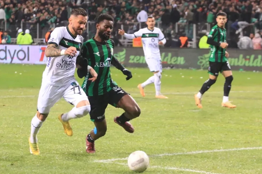 Süper Lig yolunda kritik viraj: Kocaelispor - Sakaryaspor maçı ne zaman, saat kaçta ve hangi kanalda? haberinin görseli