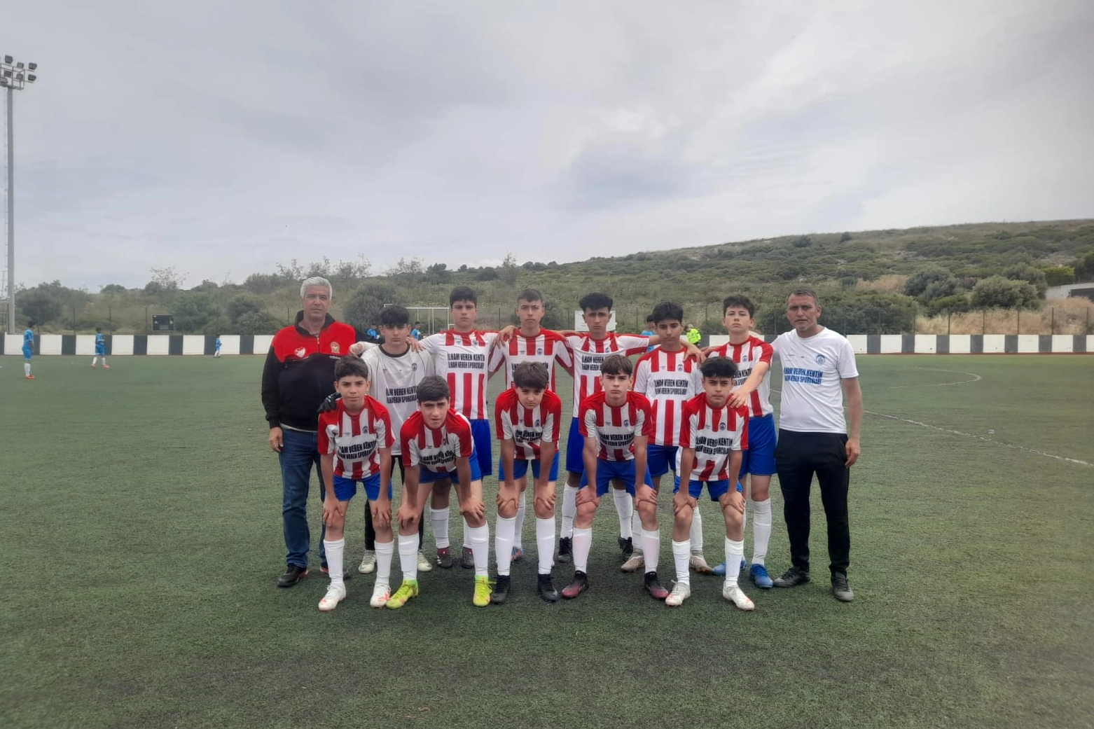 Efes Selçuklu sporcular Çeşme'de yapılan yarımada spor oyunlarına katıldı haberinin görseli