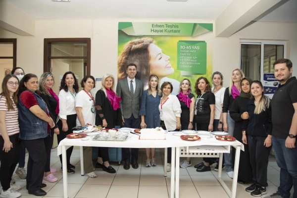Karşıyakalı İş Kadınları Hemşireler Gününü KETEM’ de kutladı haberinin görseli