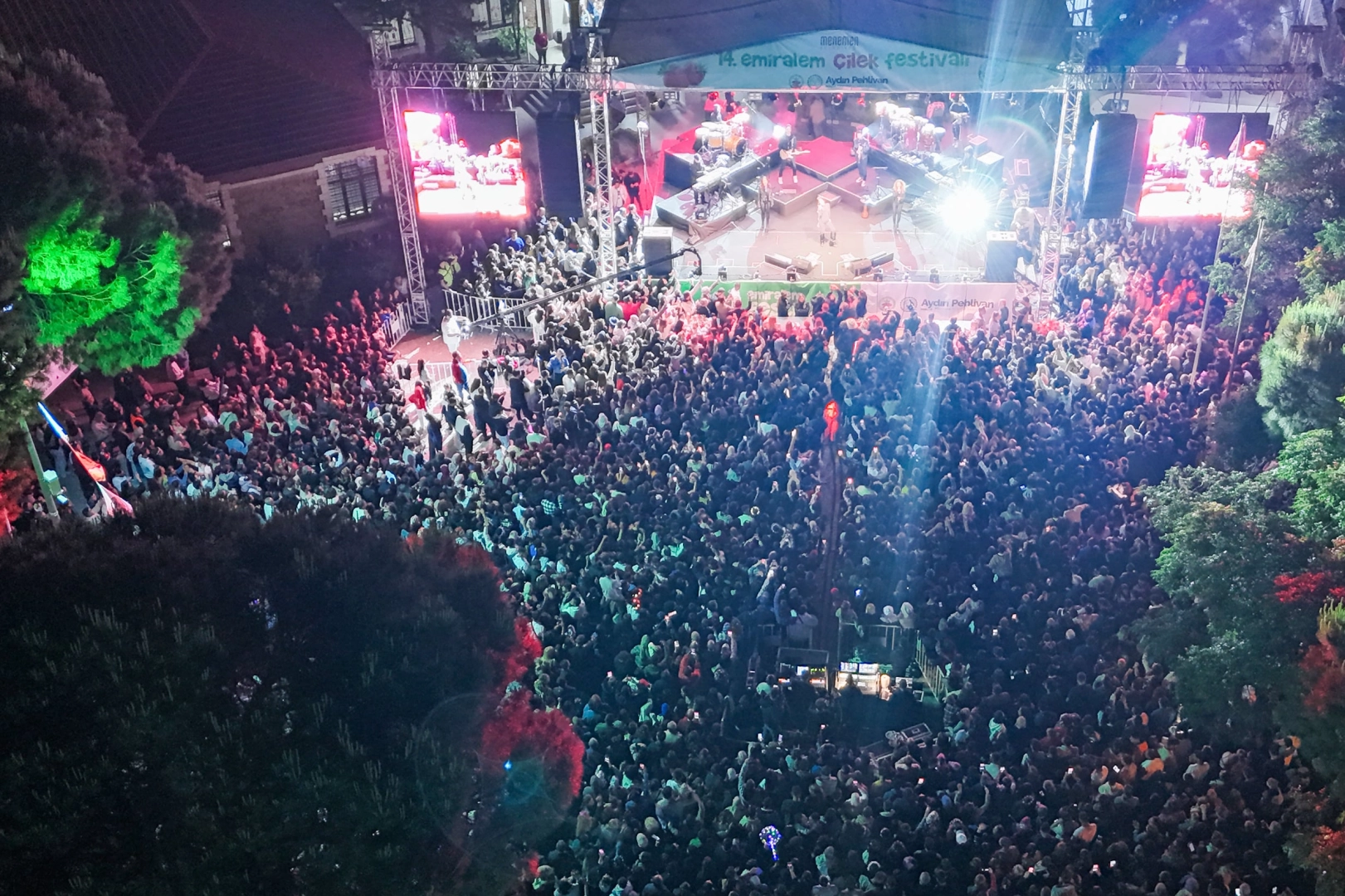 4. Emiralem Çilek Festivali’nde Simge coşkusu haberinin görseli