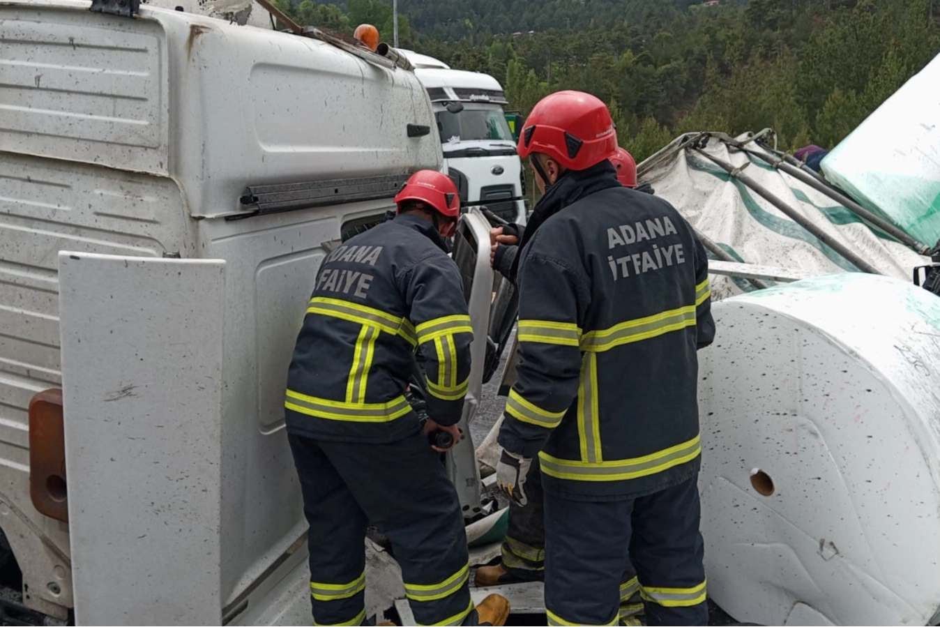 Otoyolda zincirleme trafik kazası! 7 araç birbirine girdi: Yaralılar var! haberinin görseli